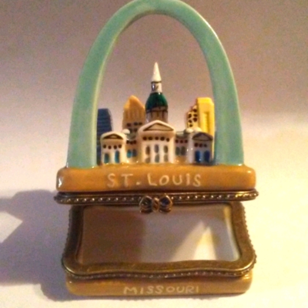 Vintage St. Louis Arch ceramic trinket box